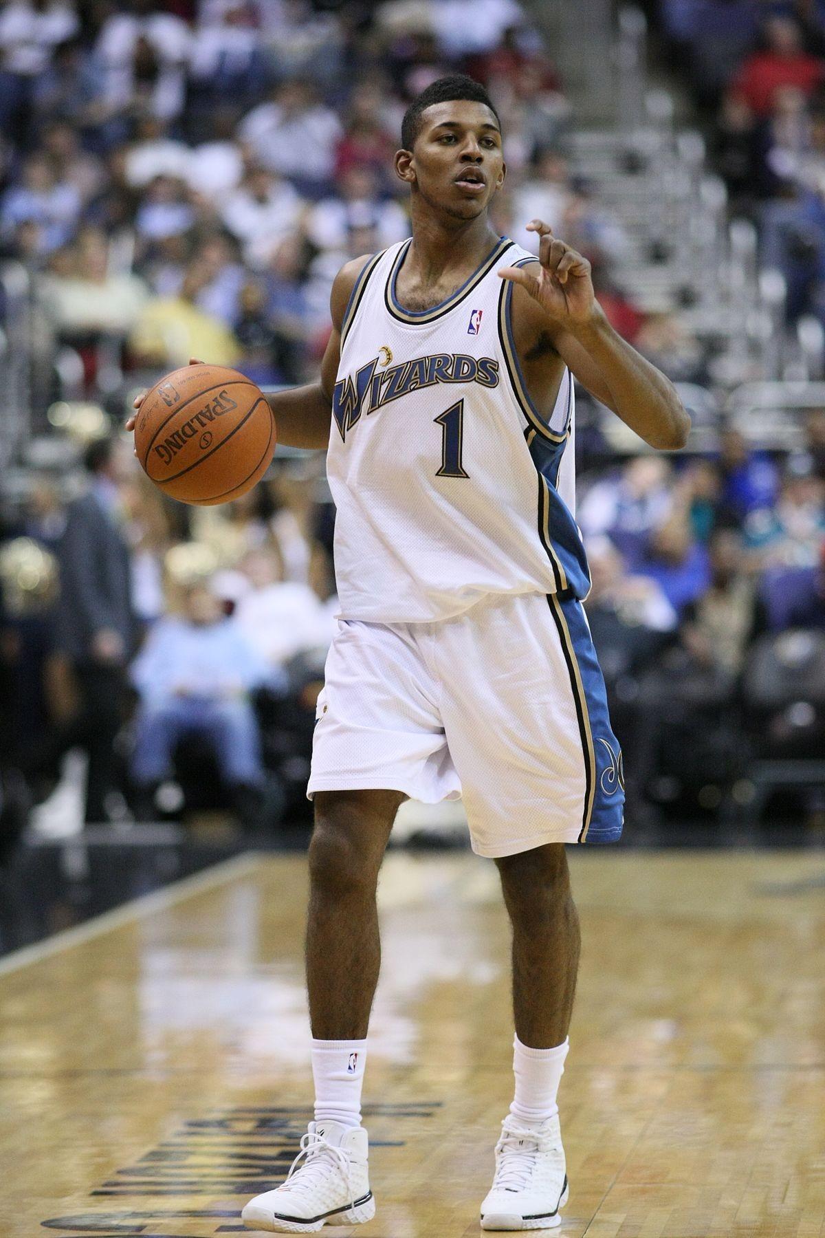 雷迪克谈社交媒体时代教练挑战与回合价值差异（雷迪克解析社媒时代的教练困境与回合价值分歧）