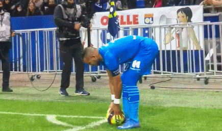 亚马尔单场6次以上关键传球+成功过人，上赛季以来西甲仅3人做到（亚马尔单场6+关键传球并成功过人，自上赛季西甲仅三人达成）