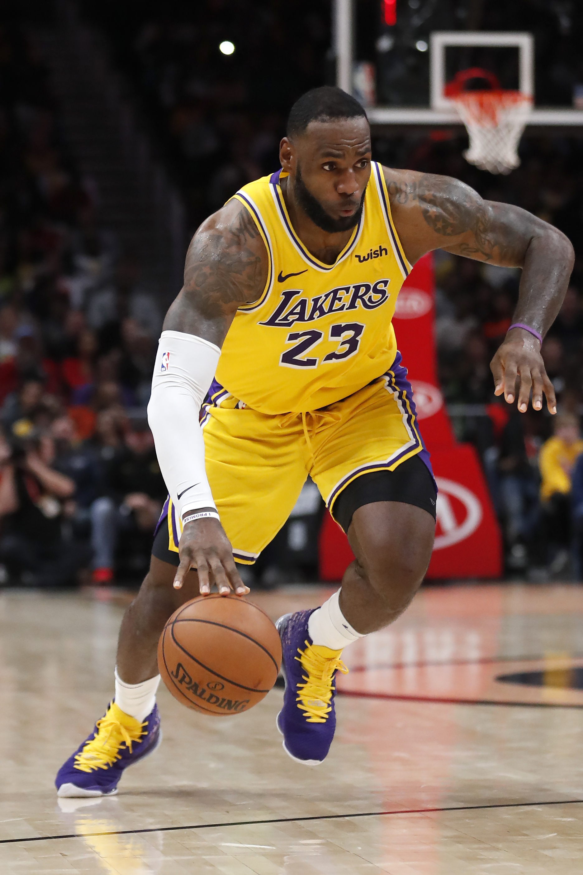 “科学+体育”碰撞出创新火花，光明科学城赛艇挑战赛太燃了（科学遇见体育，激发创新火花——光明科学城赛艇挑战赛燃爆全场）