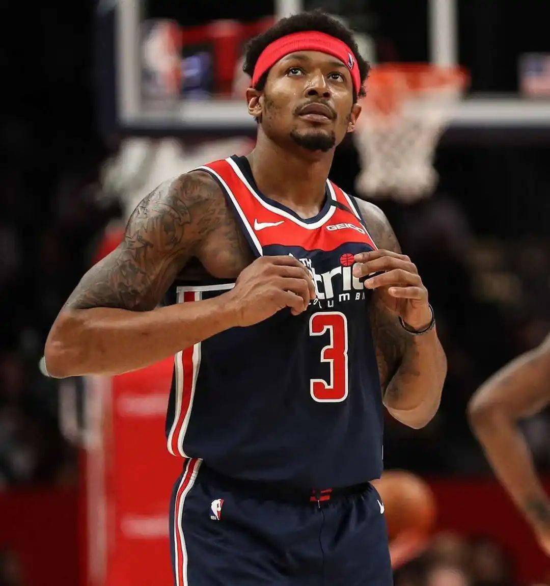 官方：齐达内之子卢卡内收肌受伤，已离开阿尔及利亚队训练营（阿尔及利亚队官宣：卢卡·齐达内内收肌受伤，已退出本期训练营）