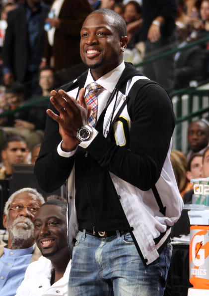 U22国足战韩国首发与负越南相比仅更换门将，王博豪继续出任中锋（U22国足对阵韩国首发较负越南仅换门将，王博豪仍担纲中锋）