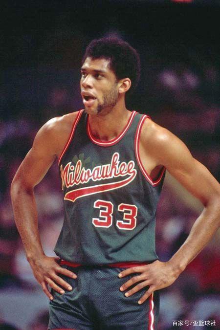 鹈鹕vs篮网前瞻：伤病潮下的突围，鹈鹕盼终结五连败颓势（鹈鹕对篮网前瞻：伤停潮中谋破局，鹈鹕力争终结五连败）