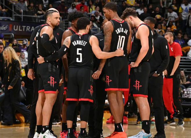 白宫官员：给川普颁和平奖是FIFA的提议；球迷应合法赴美观赛（白宫：FIFA曾提议向川普授予和平奖；呼吁球迷依法赴美观赛）